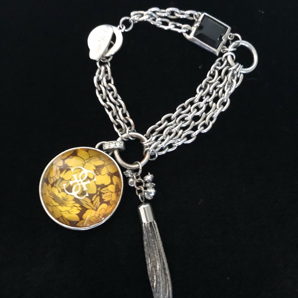 Guess chain/ tassel bracket